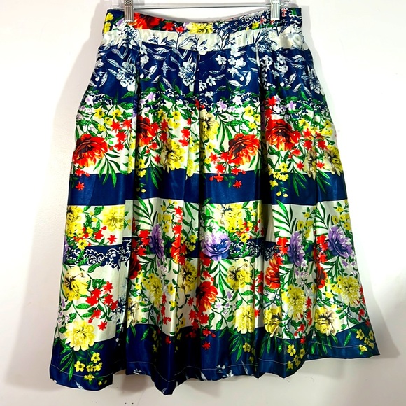 Absolutely delightful Truly 4 You retro full skirt, medium, attached petticoat - Picture 1 of 4